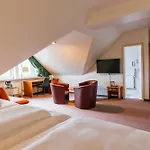 Thesdorfer Hof *