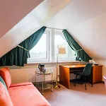 Thesdorfer Hof Hotell