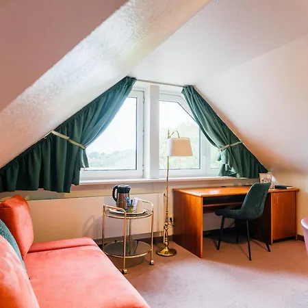 Thesdorfer Hof Hotel
